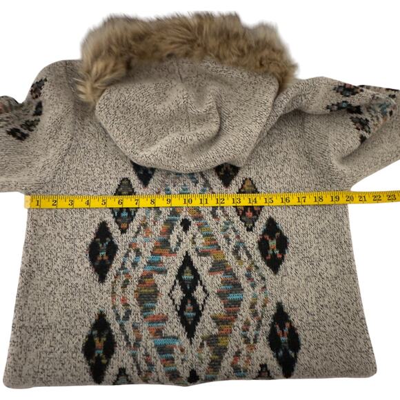 Anthropologie Beige Patterned Cardigan with Faux Fur Collar - Picture 11 of 14